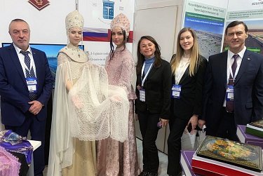 Оренбургский пуховый платок на турецкой ярмарке